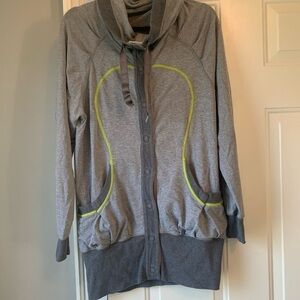 Lululemon Women's gray sweater